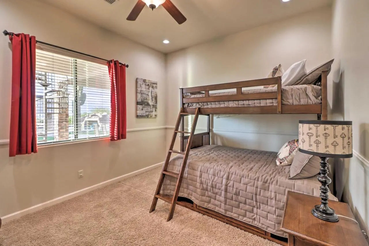 Holiday home Pet-Friendly Phoenix Home Pool And Spa!