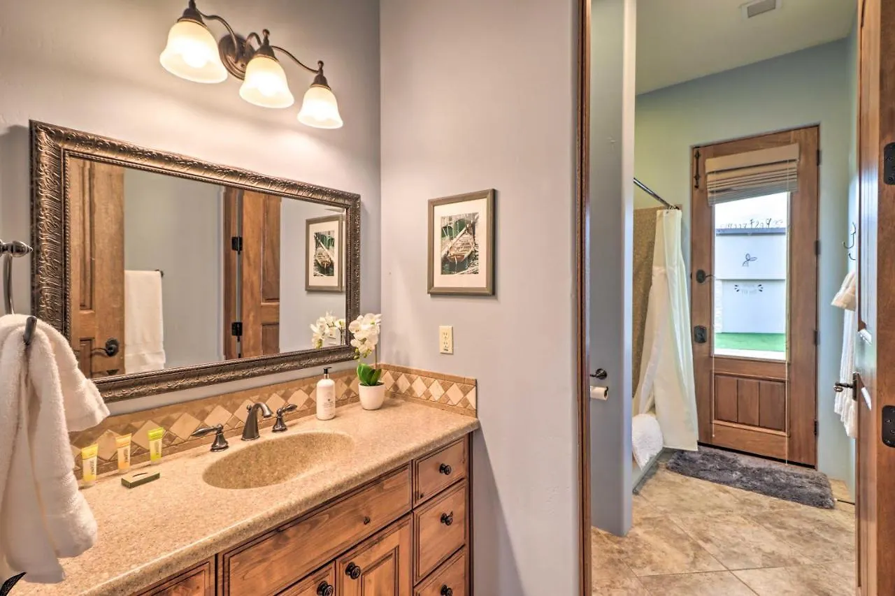 Holiday home Pet-Friendly Phoenix Home Pool And Spa!